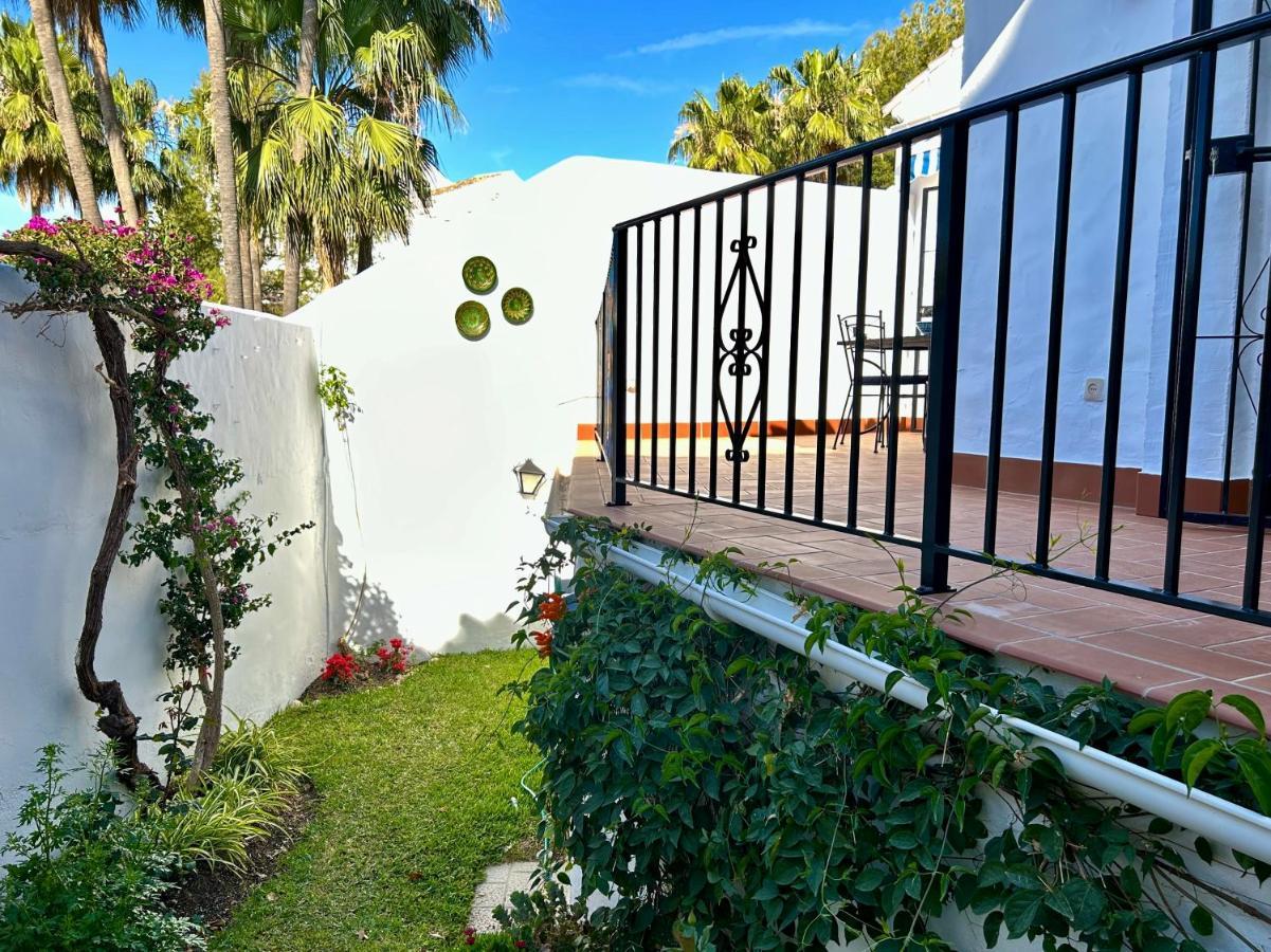 Casa con terraza y hermoso jardín comunal Nerja Exterior foto
